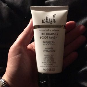 Exfoliating foot mask